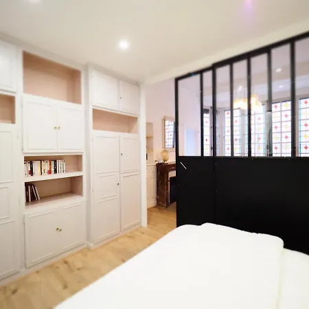 De Charme Art Deco Apartment *